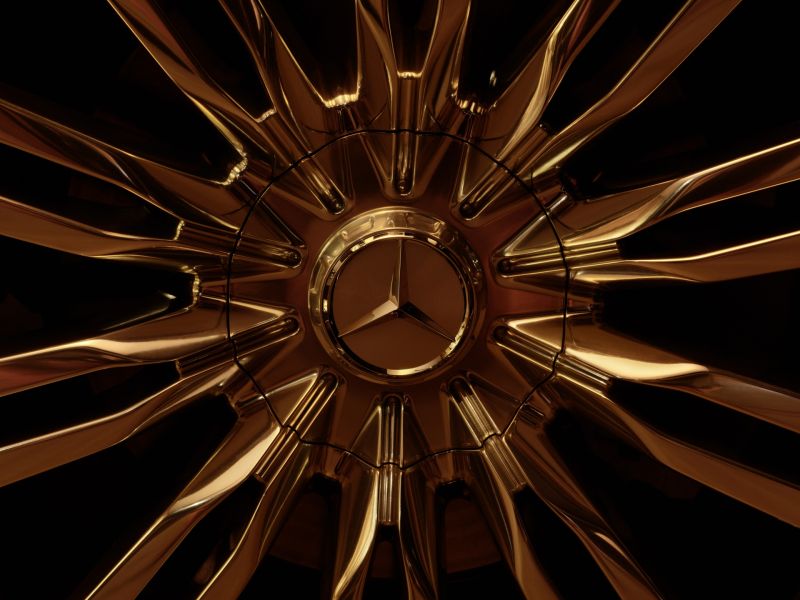 Mercedes-Benz – sesto gadu pēc kārtas pasaulē vērtīgākais premium auto zīmols