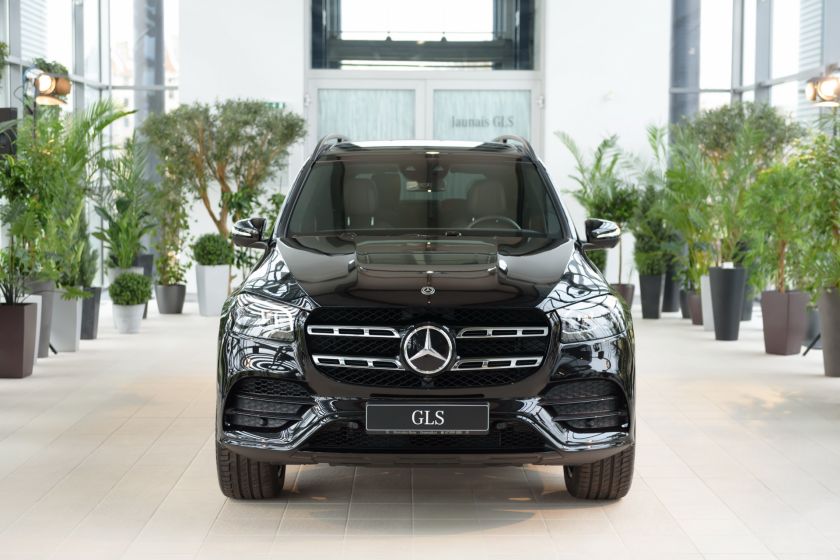 SIA “Domenikss” piedāvā Baltijā pirmo Mercedes-Benz GLS apvidus automobiļu S klasi