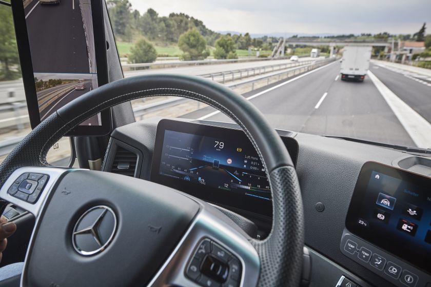 Полуавтоматические грузовые автомобили на латвийских дорогах уже в 2025 году: мечта или реальность?
