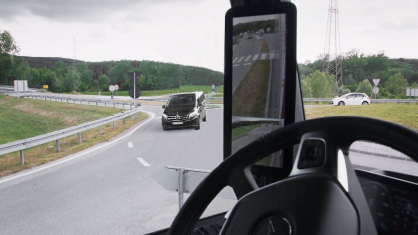 Cameras instead of rearview mirrors – is that at all possible? Everything you always wanted to know about the MirrorCam.