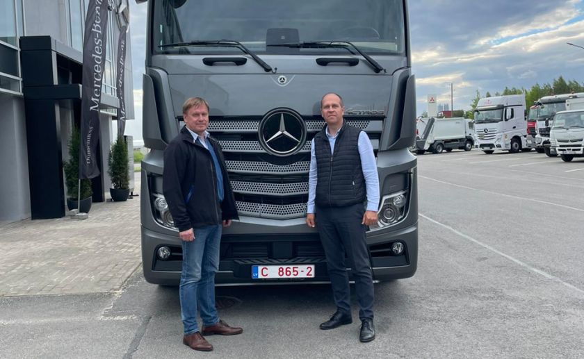 One of the 400 Actros anniversary cars Edition 2 will work in a Latvian company