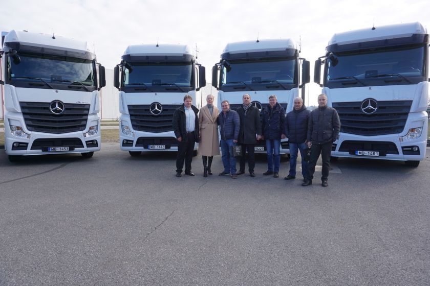 SIA “Domenikss” delivers 10 new Mercedes-Benz Actros heavy-duty trucks to the international transport company SIA “Hermi